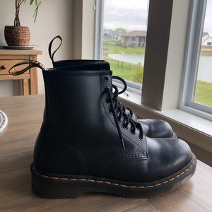 DR. MARTENS- Women's 1460 Original (Size 9)